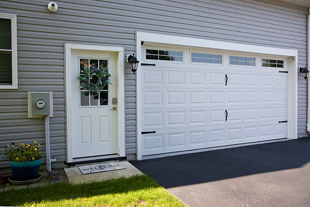 24/7 Emergency Garage Door Panel Replacement experts in Beattystown, NJ